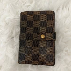 Louis Vuitton kiss lock wallet Damier design